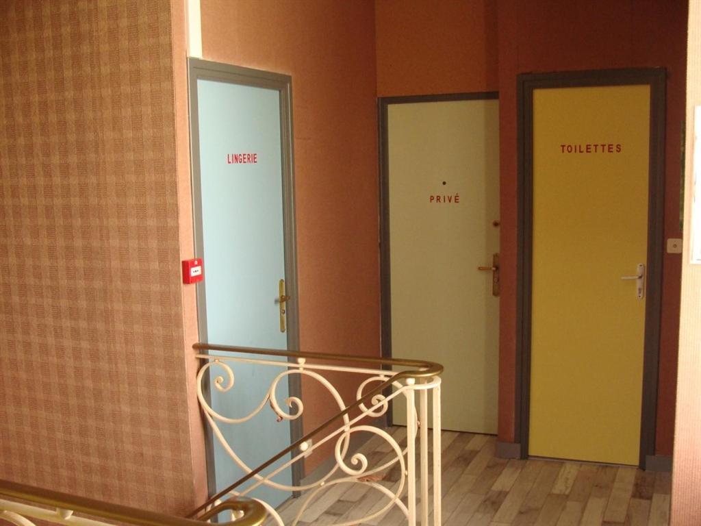 Hotel Le Flaubert Fougeres Exterior photo